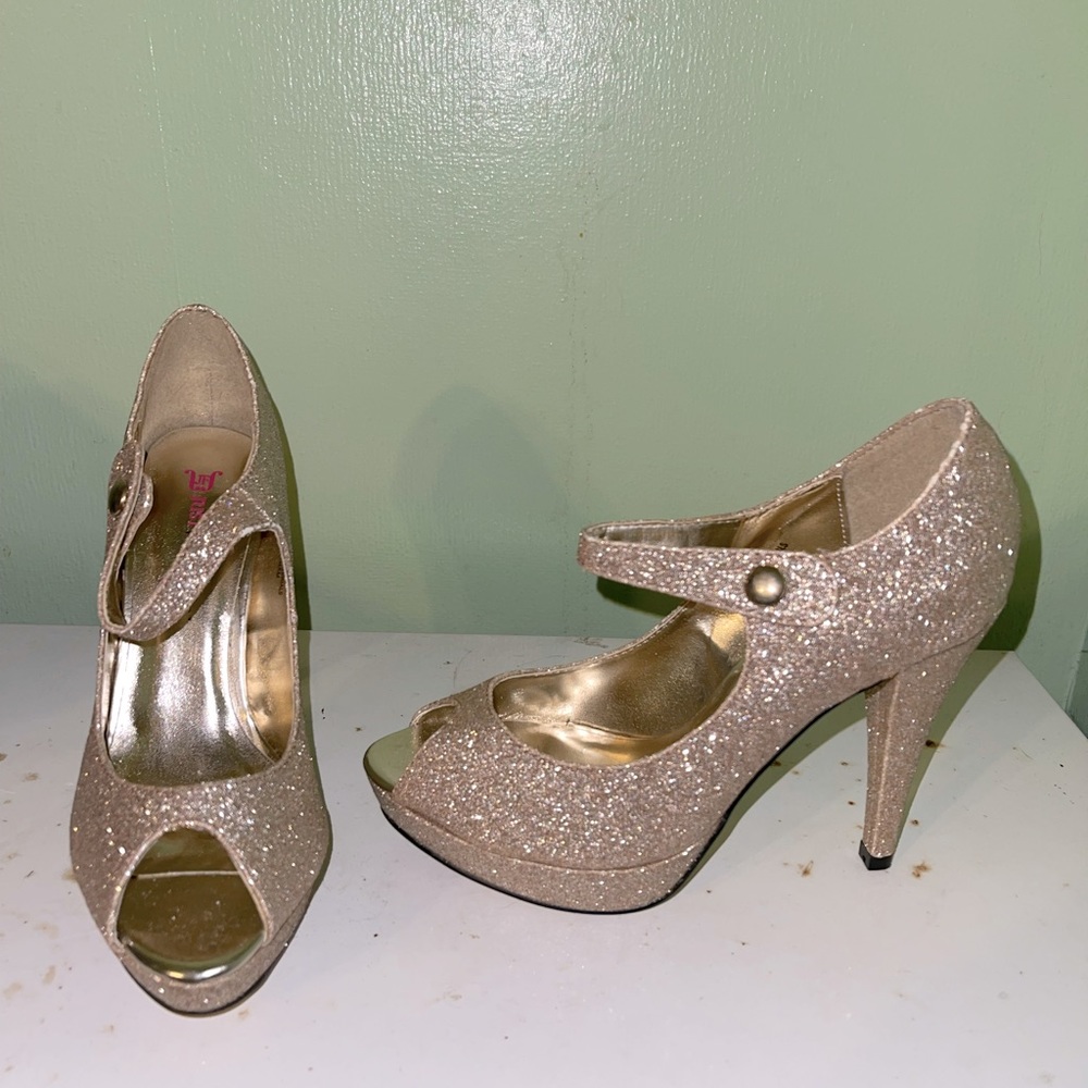 Brand new open toe pumps
